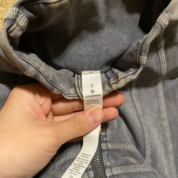 Lululemon washed Luna define 2 FIRM - Picture 4 of 4